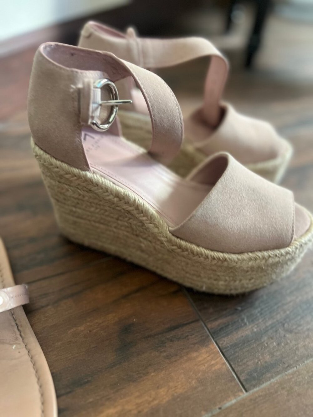 Marc Fisher LTD Maude Blush Pink Suede Espadrille Platform Wedges Sz 7